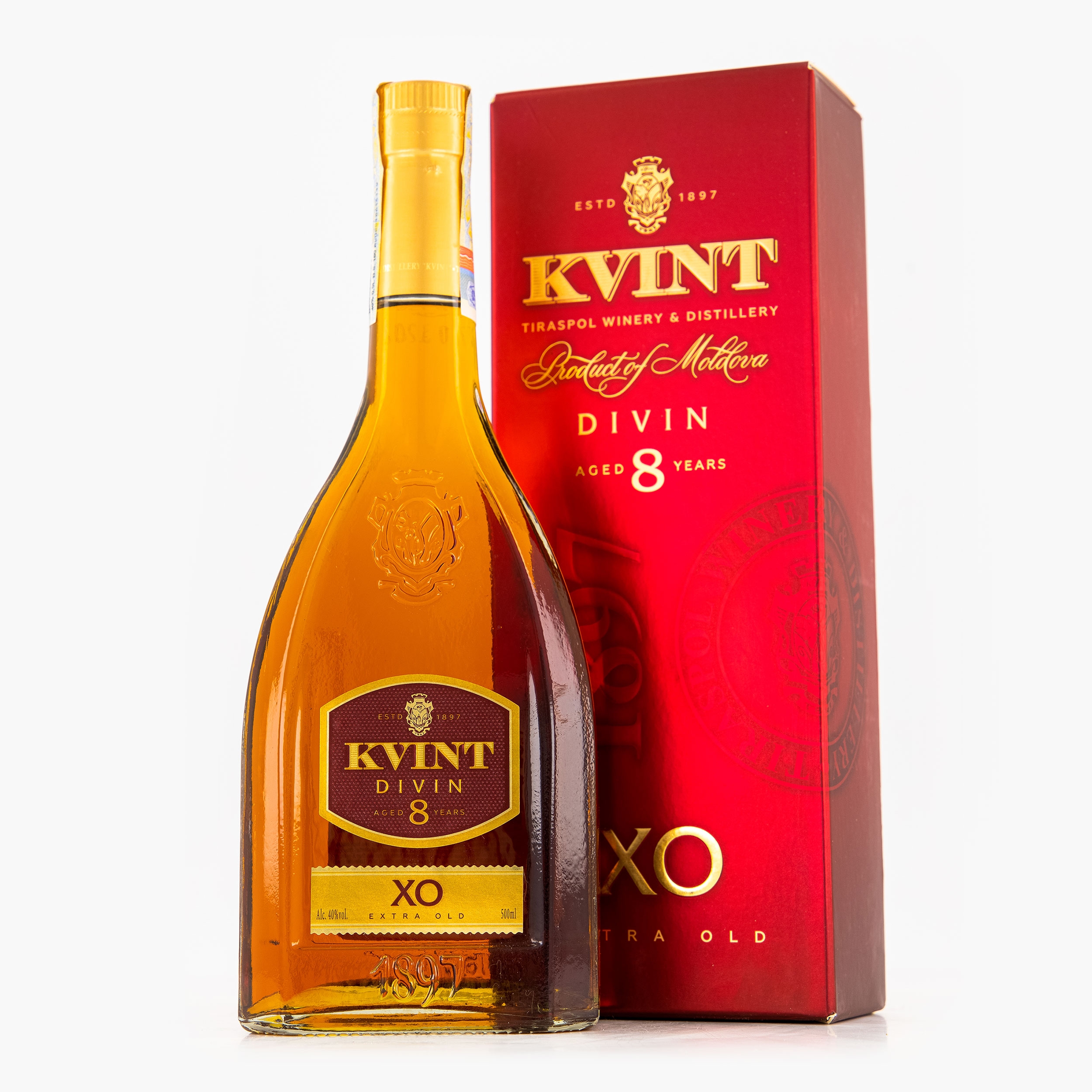 Divin XO 8 ani 40% alc. 500ml + cutie - Prospețime și varietate