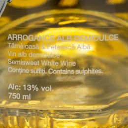 Vin alb demidulce Arogance Tămâioasă Românească & Fetească Albă, 13%, 0.75l