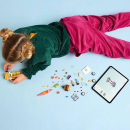 Mașina de călătorii a prieteniei, 42659 Friends, 220 piese, +6 ani