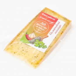 Brânză maturată cu mirodenii secuiești 250g
