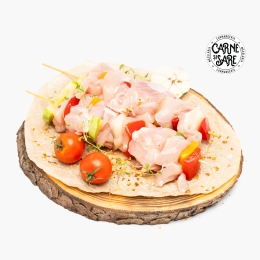 Frigărui din pulpe de pui cu legume 400g