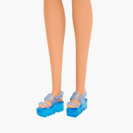 Păpușă blondă cu rochiță albastră, +3 ani