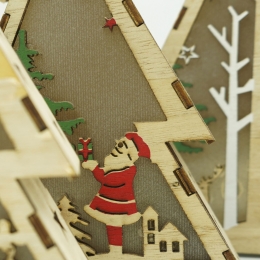 Decorațiune luminoasă de Crăciun Brad cu Moș Crăciun, din lemn, interior/exterior, 20x14x5cm