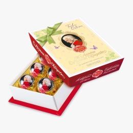 Praline din ciocolată amăruie și ciocolată cu lapte, umplute cu cremă alune-nuga și fistic-marzipan, Mozart Kugeln, 120g