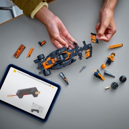 Mașină de curse McLaren F1® Team MCL38, 77251 Speed Champions, 269 piese, +10 ani