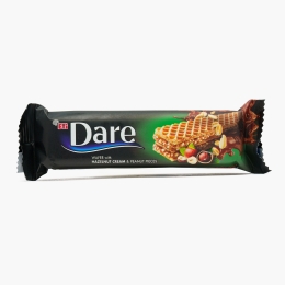 Napolitană cu cremă de alune și bucăți de arahide, 29g