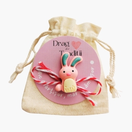 Mărțișor broșă Iepuraș Zburdalnic, din rășină