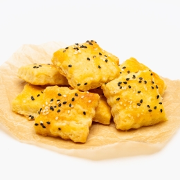 Biscuiți sărați cu brânză, unt și susan 200g