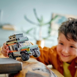 Camionetă 4x4 off-road, 60447 City, 221 piese, +6 ani