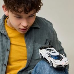 Hipermașina sport Bugatti Centodieci, 77240 Speed Champions, 291 piese, +9 ani