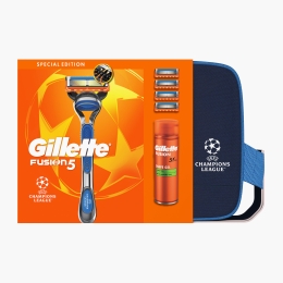 Set cadou UEFA Fusion5 (aparat de ras + 3 rezerve + gel de ras 200ml)  