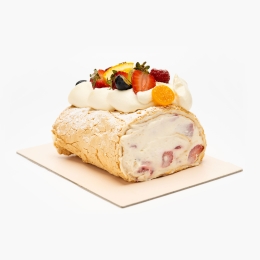 Ruladă de bezea cu cremă de vanilie, căpșuni și zmeură 250g