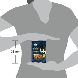 Hrană umedă pentru pisici, cu mini fileuri de pui în sos Tasty Shreds 80g